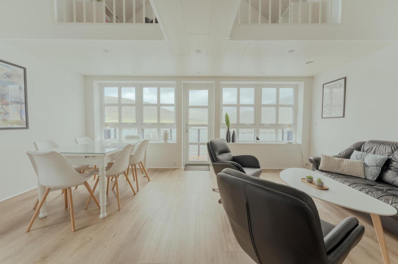 Dahlastova / Stunning Boathouse / Bay View / 3Br Hvalvik ภายนอก รูปภาพ